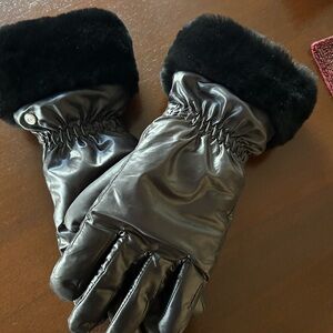 UGG Black Fur-Lined Gloves * NWOT